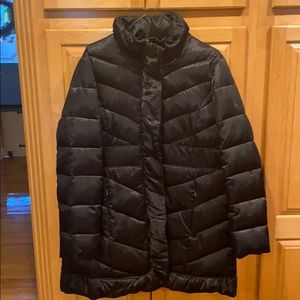 GUESS Puffer coat- Black Large